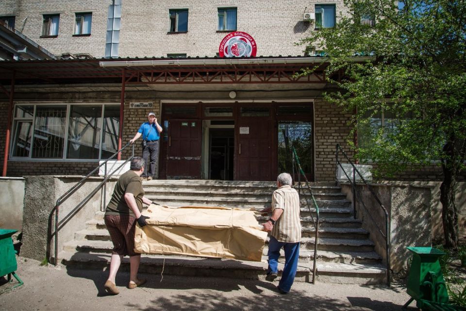 Добровольцы доставили в медучреждения Горловки дополнительную помощь Добровольцы доставили в медучреждения Горловки дополнительную помощь