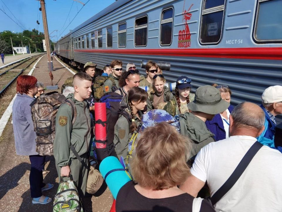 Юнармейцы ВПК "Ратник" г.о. Макеевка отправились в региональную юнармейскую военно-патриотическую спеологическую экспедицию "К недрам Земли" Юнармейцы ВПК "Ратник" г.о. Макеевка отправились в региональную юнармейскую военно-патриотическую спеологическую экспедицию "К недрам Земли"