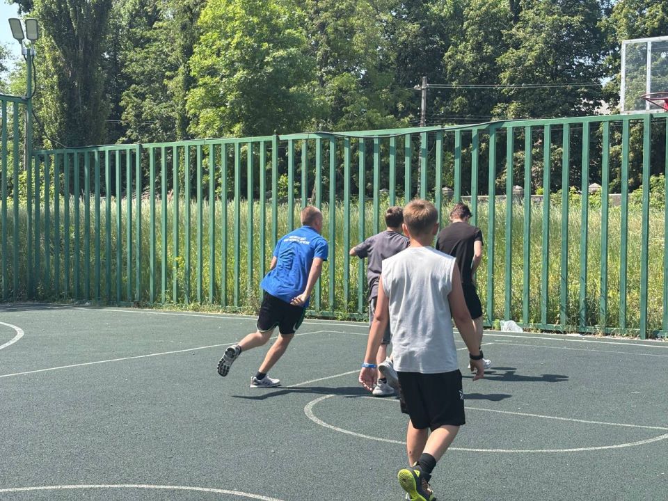 Денис Зубов: Дружим со спортом. . По поручению Главы ДНР Дениса Пушилина в городском округе Иловайск прошла очередная серия спортивных мероприятий, приуроченная к празднованию Дня России, в рамках акции «Спортивный Донбасс» Денис Зубов: Дружим со спортом. . По поручению Главы ДНР Дениса Пушилина в городском округе Иловайск прошла очередная серия спортивных мероприятий, приуроченная к празднованию Дня России, в рамках акции «Спортивный Донбасс»