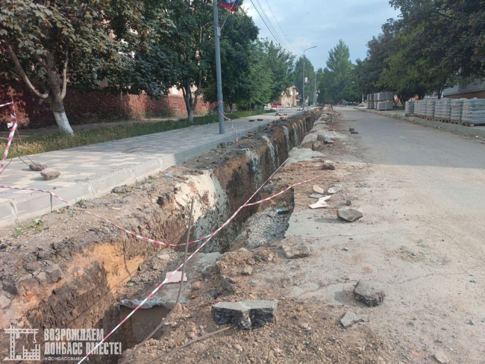 В Амвросиевке Амурская область ведет капремонт коллектора В Амвросиевке Амурская область ведет капремонт коллектора
