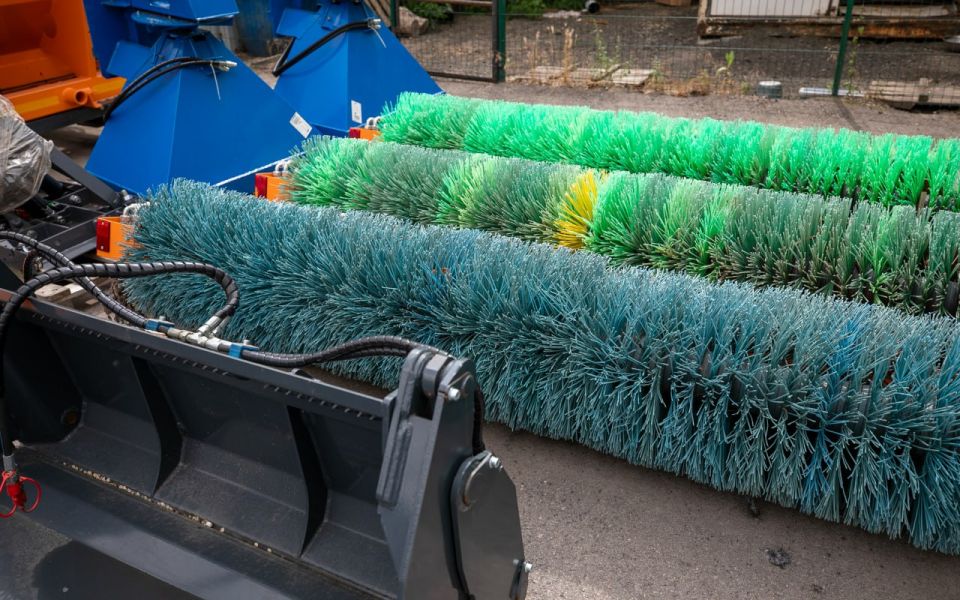 Ознакомился с материально-технической базой муниципального предприятия "Мариупольавтодор" Ознакомился с материально-технической базой муниципального предприятия "Мариупольавтодор"