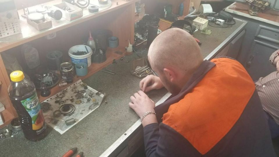 Третий трудовой семестр в ДНР стартовал, и это значит, студенты из Донецкого института железнодорожного транспорта уже влились в команду российских студенческих отрядов! Третий трудовой семестр в ДНР стартовал, и это значит, студенты из Донецкого института железнодорожного транспорта уже влились в команду российских студенческих отрядов!