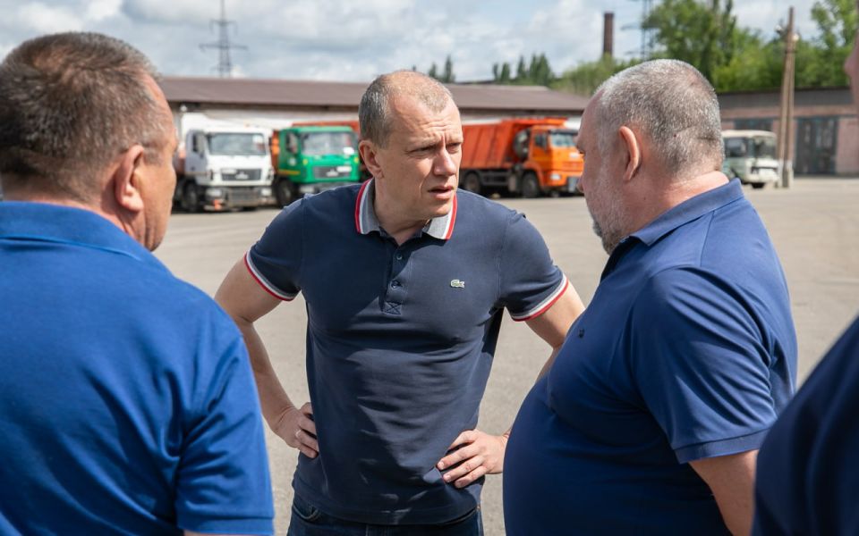 Ознакомился с материально-технической базой муниципального предприятия "Мариупольавтодор"