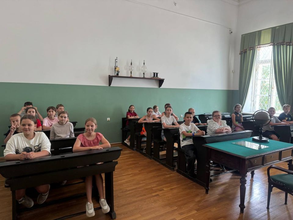 Жизнь в ДСОЛ «Мир» в Неклиновском районе Ростовской области очень яркая и насыщенная Жизнь в ДСОЛ «Мир» в Неклиновском районе Ростовской области очень яркая и насыщенная