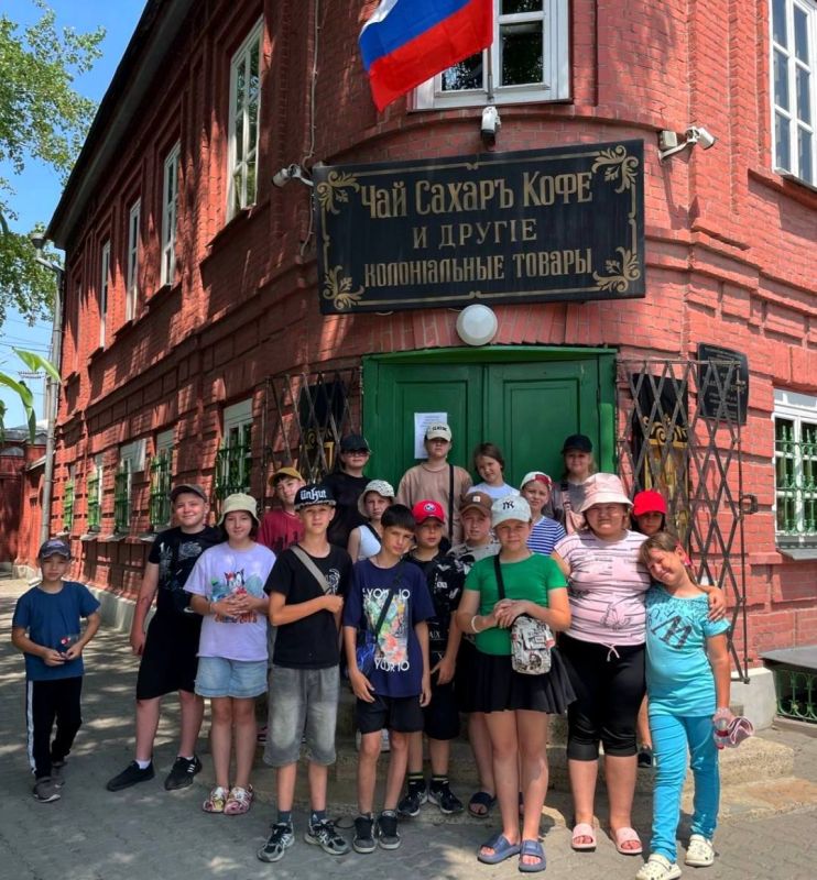 Жизнь в ДСОЛ «Мир» в Неклиновском районе Ростовской области очень яркая и насыщенная Жизнь в ДСОЛ «Мир» в Неклиновском районе Ростовской области очень яркая и насыщенная