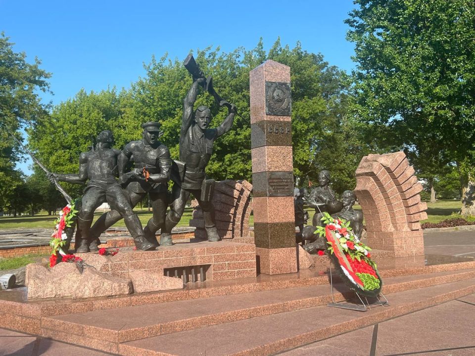 «Я — Крепость!. Я — Крепость! «Я — Крепость!. Я — Крепость!