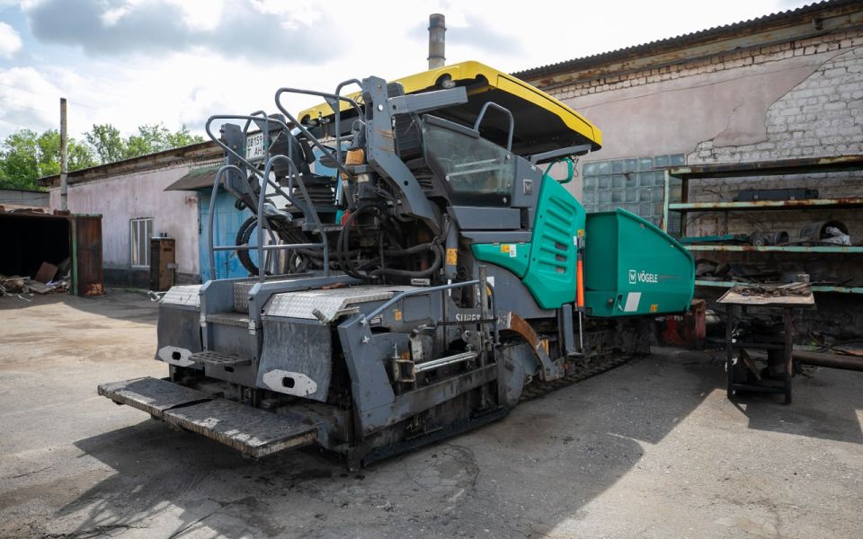 Ознакомился с материально-технической базой муниципального предприятия "Мариупольавтодор" Ознакомился с материально-технической базой муниципального предприятия "Мариупольавтодор"