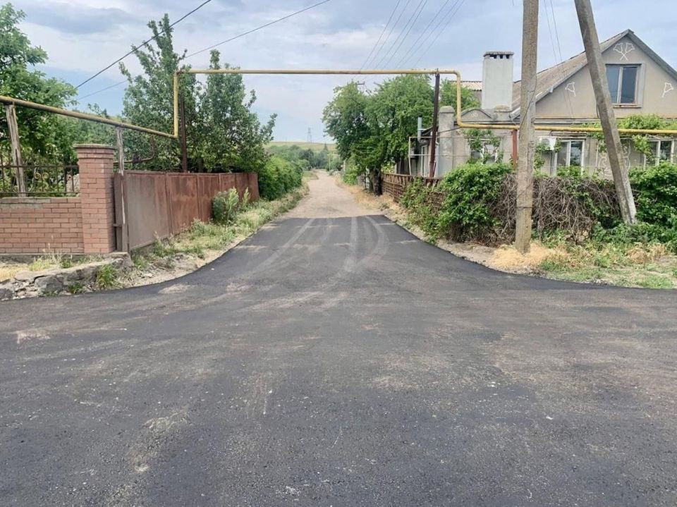 Специалисты из Московской области продолжают восстанавливать дорогу Новоазовск–Мариуполь–Сопино–Виноградное Специалисты из Московской области продолжают восстанавливать дорогу Новоазовск–Мариуполь–Сопино–Виноградное