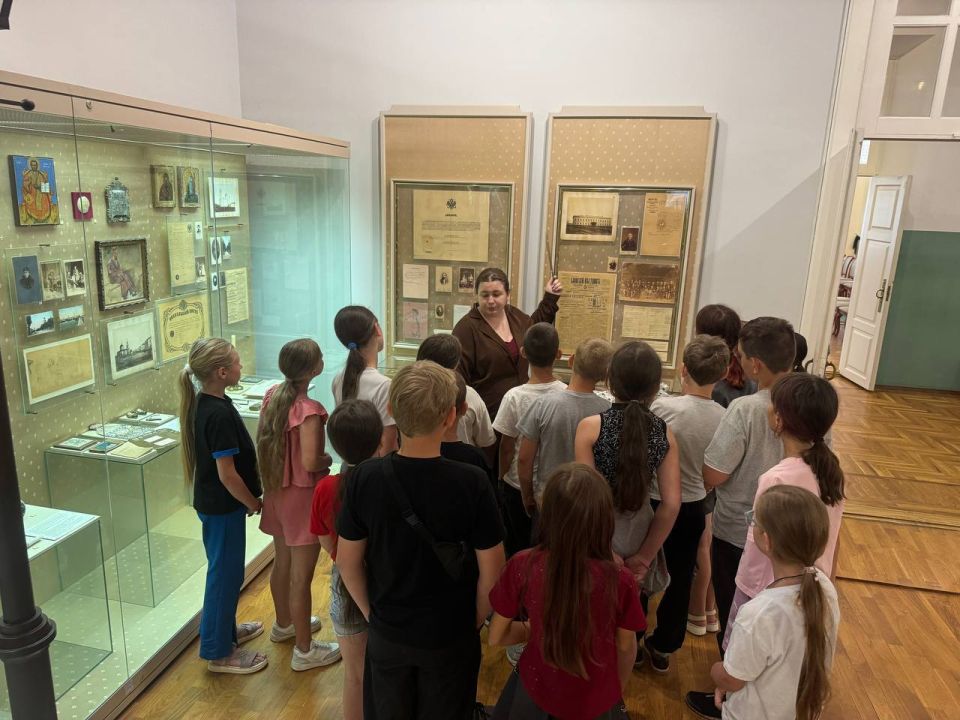 Жизнь в ДСОЛ «Мир» в Неклиновском районе Ростовской области очень яркая и насыщенная Жизнь в ДСОЛ «Мир» в Неклиновском районе Ростовской области очень яркая и насыщенная