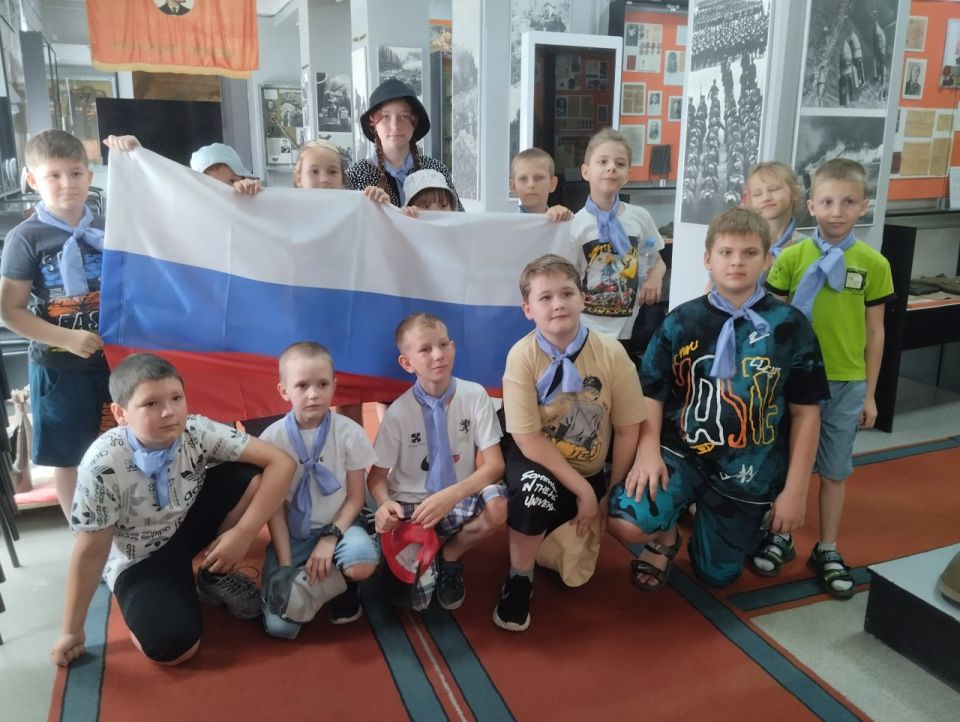 В Снежном отметили День России серией праздничных мероприятий В Снежном отметили День России серией праздничных мероприятий