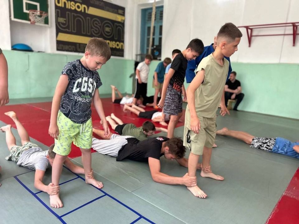 Денис Пушилин:   Уже около 30 тысяч жителей приняли участие в акции «Спортивный Донбасс» Денис Пушилин:   Уже около 30 тысяч жителей приняли участие в акции «Спортивный Донбасс»