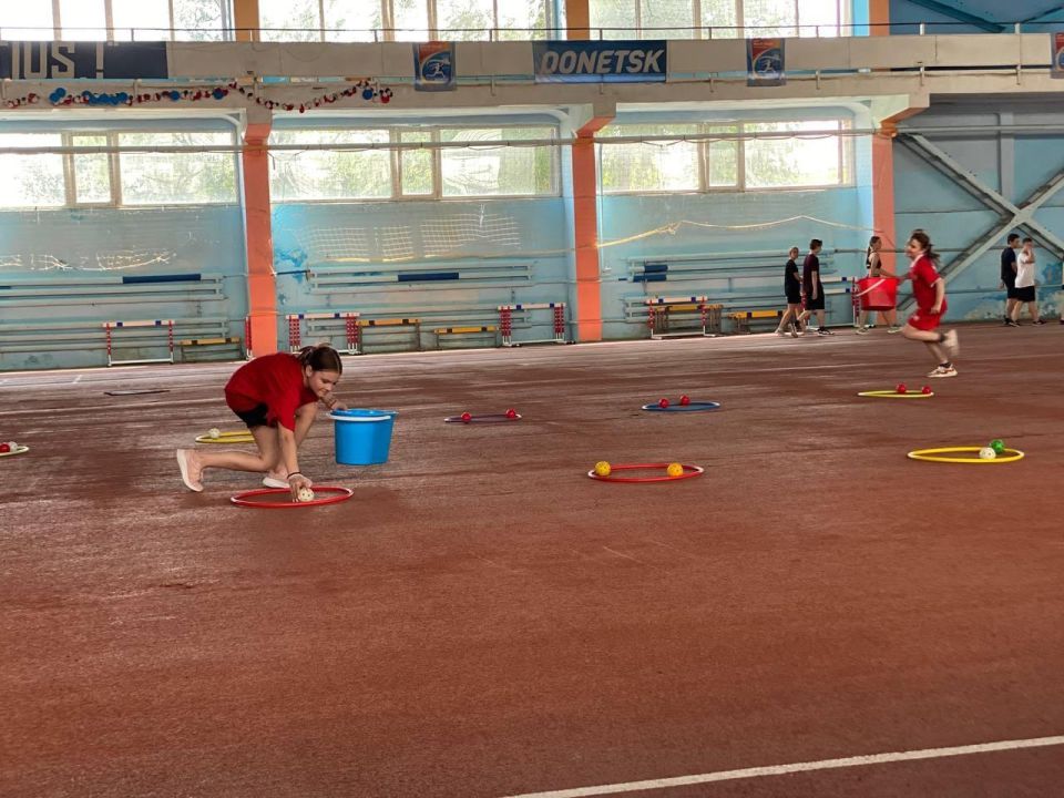 В Донецке прошел финал Девятых Республиканских соревнований «Папа, мама, я – флорбольная семья!» В Донецке прошел финал Девятых Республиканских соревнований «Папа, мама, я – флорбольная семья!»