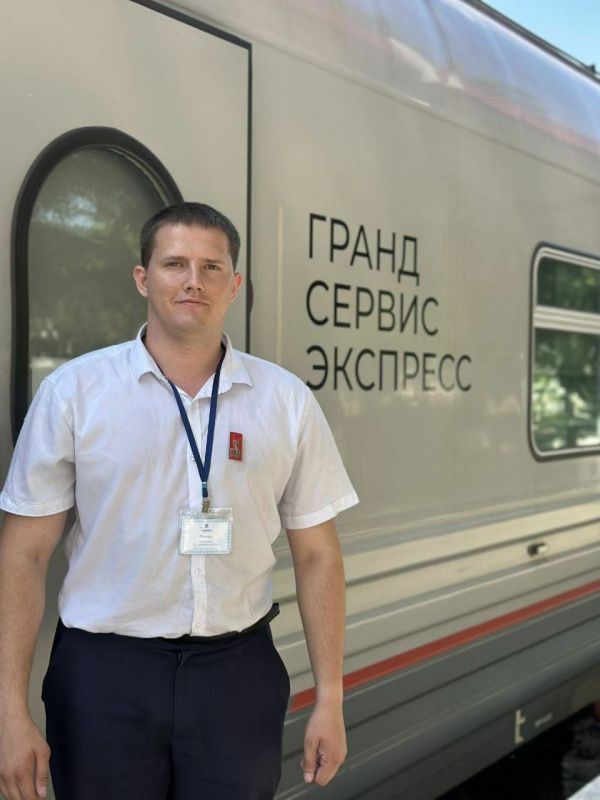 Третий трудовой семестр в ДНР стартовал, и это значит, студенты из Донецкого института железнодорожного транспорта уже влились в команду российских студенческих отрядов! Третий трудовой семестр в ДНР стартовал, и это значит, студенты из Донецкого института железнодорожного транспорта уже влились в команду российских студенческих отрядов!