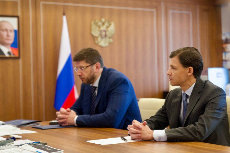 Глава Минстроя России Ирек Файзуллин провел рабочую встречу с генеральным директором Фонда развития территорий Василием Купызиным Глава Минстроя России Ирек Файзуллин провел рабочую встречу с генеральным директором Фонда развития территорий Василием Купызиным