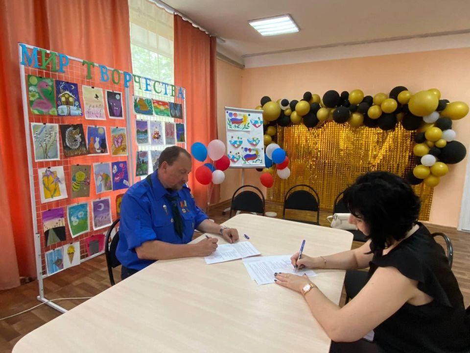 Наталья Великодная: Руководители дружины Братства православных следопытов из Екатеринбурга посетили ДНР Наталья Великодная: Руководители дружины Братства православных следопытов из Екатеринбурга посетили ДНР