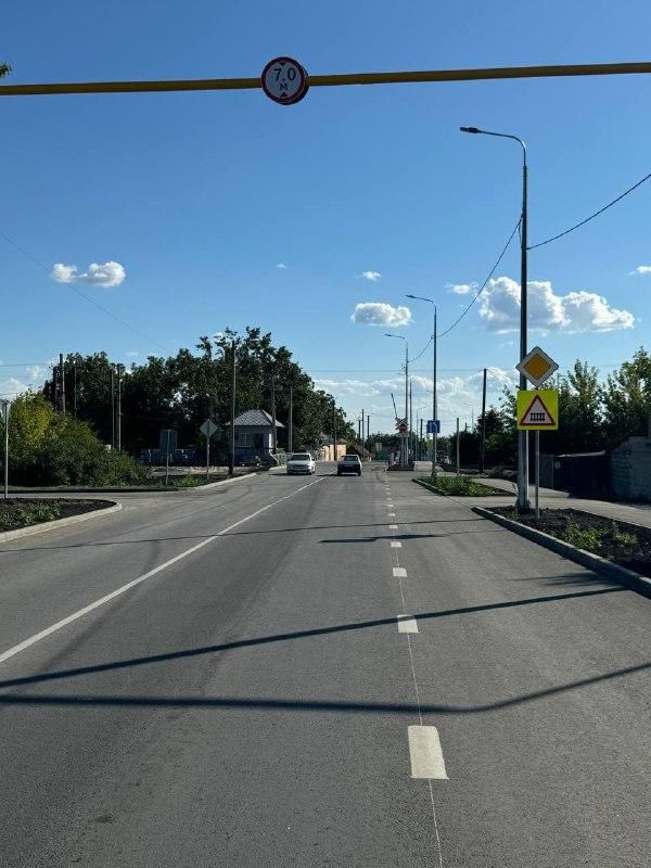Ямал продолжает восстанавливать дороги в Волновахе Ямал продолжает восстанавливать дороги в Волновахе