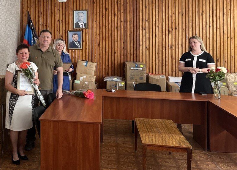 Глава амвросиевского муниципального округа Игорь Лызов встретился с трудовым коллективом Центра первичной медико-санитарной помощи Амвросиевского района Глава амвросиевского муниципального округа Игорь Лызов встретился с трудовым коллективом Центра первичной медико-санитарной помощи Амвросиевского района