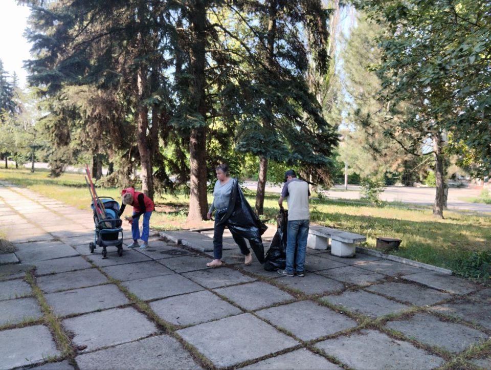 В Кировском внутригородском районе продолжаются работы по санитарной очистке В Кировском внутригородском районе продолжаются работы по санитарной очистке
