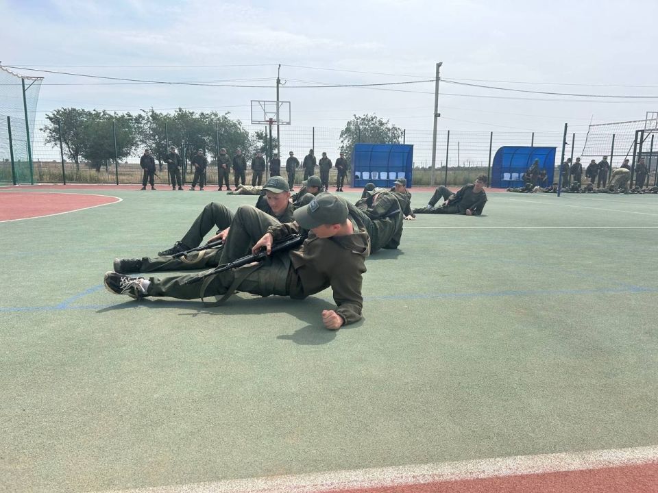 Юнармейцы Снежного стали частью смены в оборонно-спортивном лагере "Авангард" Юнармейцы Снежного стали частью смены в оборонно-спортивном лагере "Авангард"