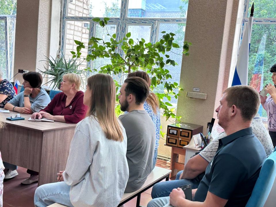 Денис Зубов: Важные знания. Сегодня, 17 июня, в городской библиотеке Иловайска состоялась серия лекций для сотрудников администрации, подведомственных учреждений и учреждений культуры и образования Денис Зубов: Важные знания. Сегодня, 17 июня, в городской библиотеке Иловайска состоялась серия лекций для сотрудников администрации, подведомственных учреждений и учреждений культуры и образования