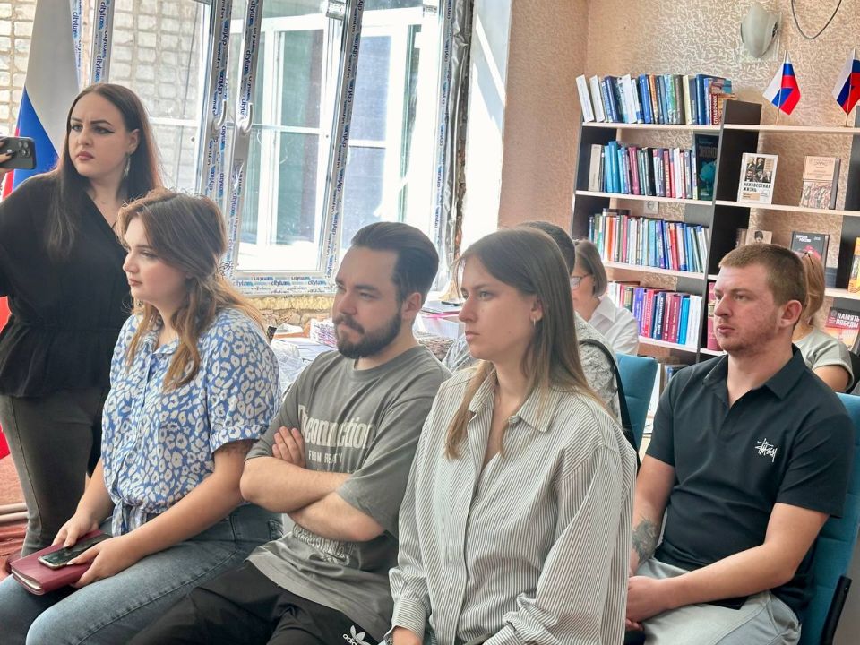 Денис Зубов: Важные знания. Сегодня, 17 июня, в городской библиотеке Иловайска состоялась серия лекций для сотрудников администрации, подведомственных учреждений и учреждений культуры и образования Денис Зубов: Важные знания. Сегодня, 17 июня, в городской библиотеке Иловайска состоялась серия лекций для сотрудников администрации, подведомственных учреждений и учреждений культуры и образования