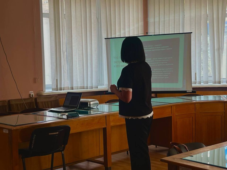 Сегодня в Управе Ворошиловского внутригородского района состоялась важная лекция на тему «Современные формы терроризма и экстремизма», организованная Российским обществом «Знание» в рамках образовательного проекта... Сегодня в Управе Ворошиловского внутригородского района состоялась важная лекция на тему «Современные формы терроризма и экстремизма», организованная Российским обществом «Знание» в рамках образовательного проекта...