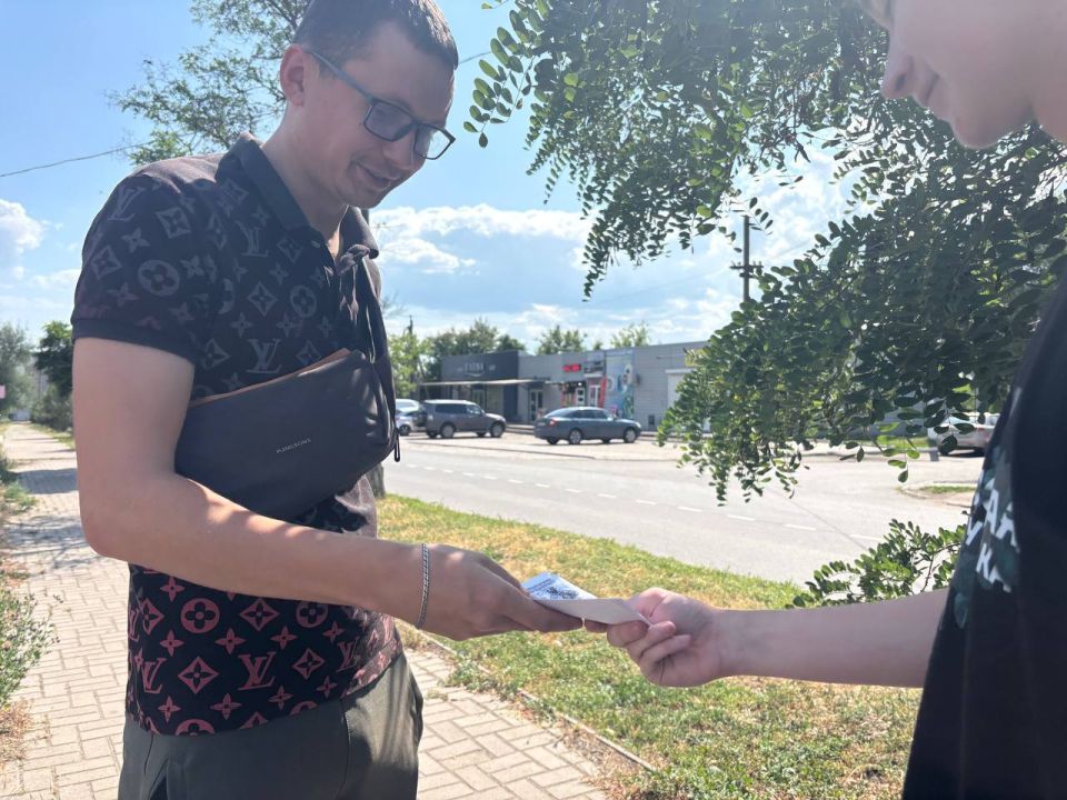 Активистами молодежных движений с участием сектора молодежной политики и сектора мобилизационной работы Администрации проведена информационно-агитационная работа по привлечению граждан на военную службу по контракту и по... Активистами молодежных движений с участием сектора молодежной политики и сектора мобилизационной работы Администрации проведена информационно-агитационная работа по привлечению граждан на военную службу по контракту и по...