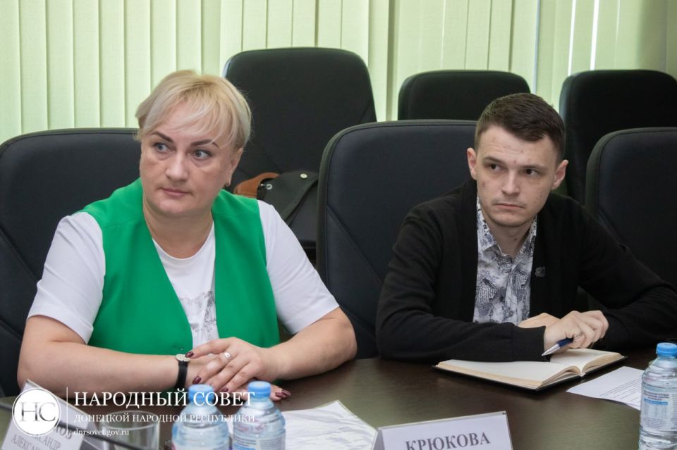 В Народном Совете обсудили вопросы развития журналистики в воссоединенных регионах В Народном Совете обсудили вопросы развития журналистики в воссоединенных регионах