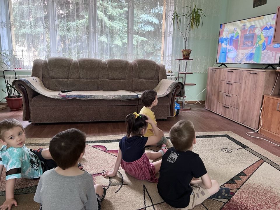 Мультимедийная презентация для воспитанников Донецкого детского дома «Русские семейные традиции» Мультимедийная презентация для воспитанников Донецкого детского дома «Русские семейные традиции»