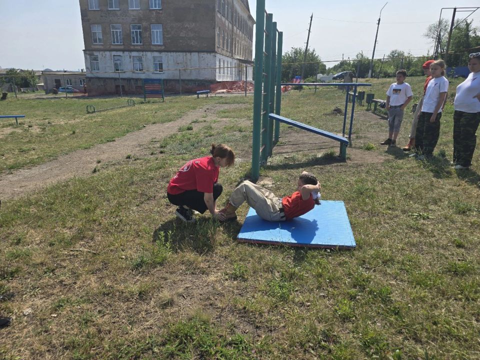 Я ЛЮБЛЮ ГТО!. В рамках работы Шахтерского Дома Юнармии, наставник по военно-спортивному воспитанию Татьяна Баранникова провела занятие по освоению комплекса ГТО воспитанниками Центра юнармейской подготовки Я ЛЮБЛЮ ГТО!. В рамках работы Шахтерского Дома Юнармии, наставник по военно-спортивному воспитанию Татьяна Баранникова провела занятие по освоению комплекса ГТО воспитанниками Центра юнармейской подготовки