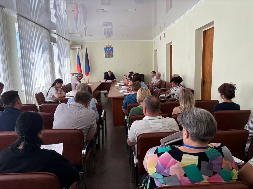 Сергей Юзвинкевич: Сегодня провёл расширенное аппаратное совещание с начальниками отделов и структурных подразделений Администрации Володарского МО, руководителями предприятий, территориальных подразделений министерств и... Сергей Юзвинкевич: Сегодня провёл расширенное аппаратное совещание с начальниками отделов и структурных подразделений Администрации Володарского МО, руководителями предприятий, территориальных подразделений министерств и...