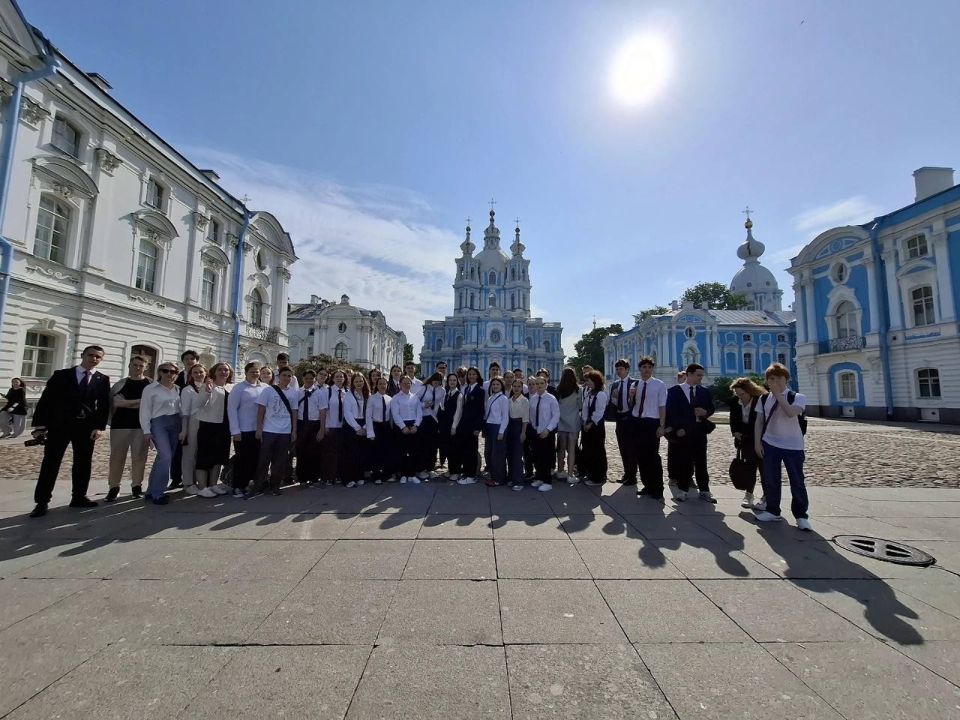 Юные дипломаты Ямала и Волновахи в культурно-образовательной поездке по столицам России: в центре внимания — историческая память и международное сотрудничество Юные дипломаты Ямала и Волновахи в культурно-образовательной поездке по столицам России: в центре внимания — историческая память и международное сотрудничество