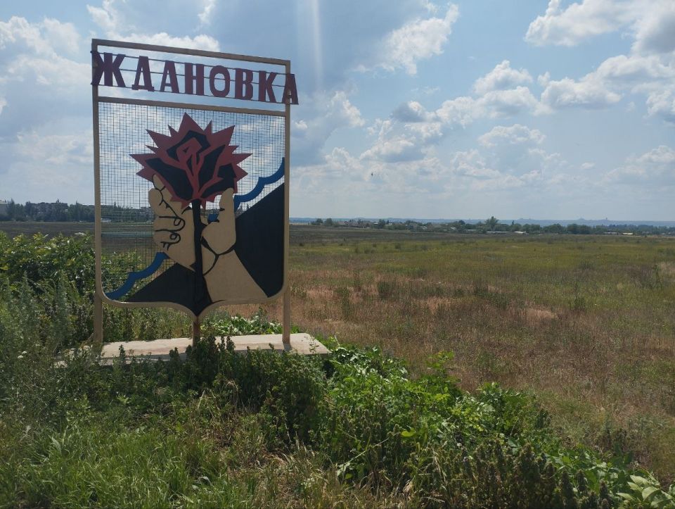 В Ждановке продолжаются работы по благоустройству В Ждановке продолжаются работы по благоустройству