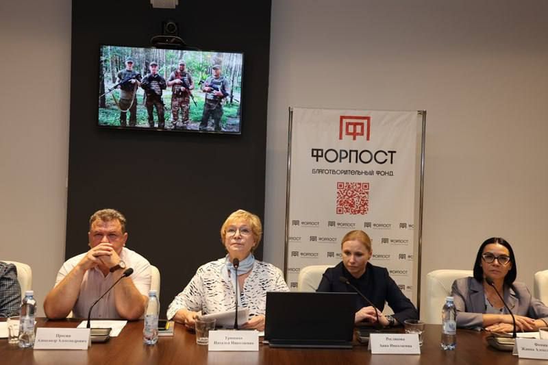 Ольге Вороновой вручили благодарность благотворительного фонда «Форпост» за гуманитарную и финансовую поддержку участников СВО Ольге Вороновой вручили благодарность благотворительного фонда «Форпост» за гуманитарную и финансовую поддержку участников СВО