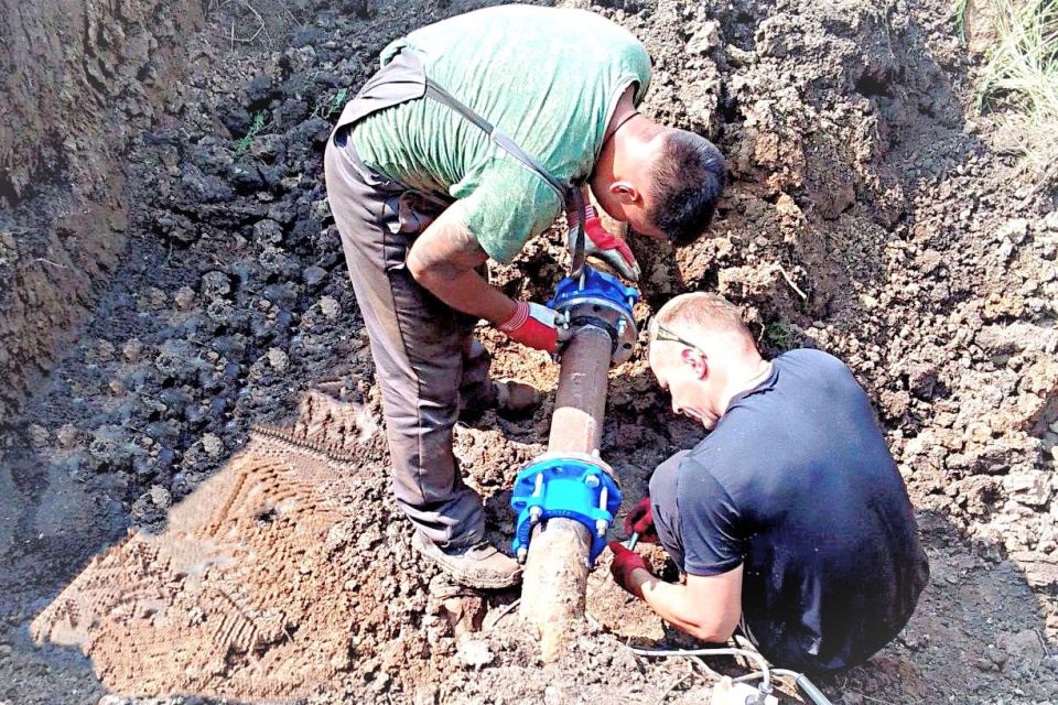 Специалисты нашего предприятия приступили к замене участка водовода длиной 200 метров в Новоазовском округе ДНР Специалисты нашего предприятия приступили к замене участка водовода длиной 200 метров в Новоазовском округе ДНР