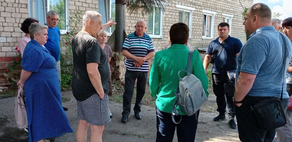 Наталья Бегуненко: В Петровском районе по проекту «УПРАВДОМ» партии Единой России организован комиссионный выезд в составе руководителя Управы Петровского внутригородского района Администрации городского округа Донецк... Наталья Бегуненко: В Петровском районе по проекту «УПРАВДОМ» партии Единой России организован комиссионный выезд в составе руководителя Управы Петровского внутригородского района Администрации городского округа Донецк...