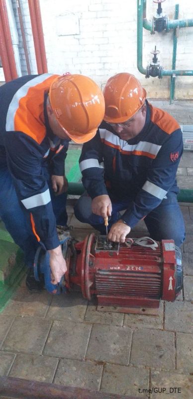 ЭЛЕКТРОМОНТЕРЫ ФИЛИАЛА «МАКЕЕВКАТЕПЛОСЕТЬ» ВЫПОЛНЯЮТ НАЛАДОЧНЫЕ РАБОТЫ НА КОТЕЛЬНЫХ В РАМКАХ ПОДГОТОВКИ К ОТОПИТЕЛЬНОМУ ПЕРИОДУ ЭЛЕКТРОМОНТЕРЫ ФИЛИАЛА «МАКЕЕВКАТЕПЛОСЕТЬ» ВЫПОЛНЯЮТ НАЛАДОЧНЫЕ РАБОТЫ НА КОТЕЛЬНЫХ В РАМКАХ ПОДГОТОВКИ К ОТОПИТЕЛЬНОМУ ПЕРИОДУ