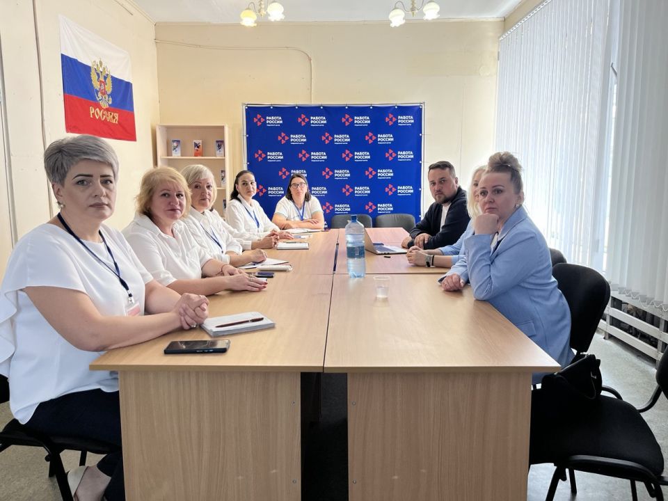 Представители Липецкой области с рабочим визитом посетили Мариупольский центр занятости Представители Липецкой области с рабочим визитом посетили Мариупольский центр занятости