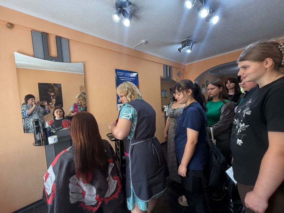 Студенты Снежнянского техникума промышленности и сферы услуг побывали на мастер-классе Студенты Снежнянского техникума промышленности и сферы услуг побывали на мастер-классе