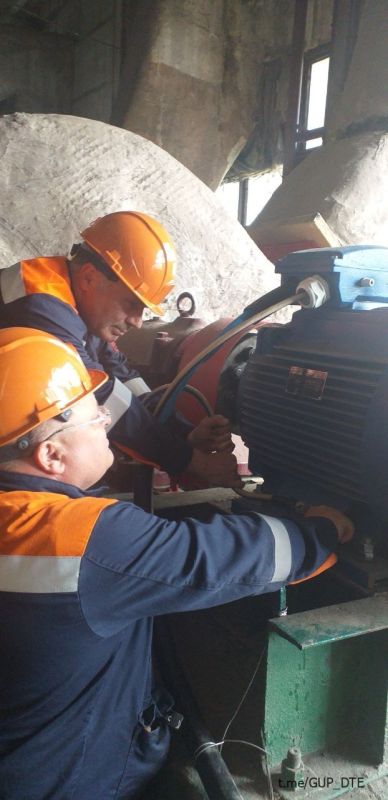 ЭЛЕКТРОМОНТЕРЫ ФИЛИАЛА «МАКЕЕВКАТЕПЛОСЕТЬ» ВЫПОЛНЯЮТ НАЛАДОЧНЫЕ РАБОТЫ НА КОТЕЛЬНЫХ В РАМКАХ ПОДГОТОВКИ К ОТОПИТЕЛЬНОМУ ПЕРИОДУ ЭЛЕКТРОМОНТЕРЫ ФИЛИАЛА «МАКЕЕВКАТЕПЛОСЕТЬ» ВЫПОЛНЯЮТ НАЛАДОЧНЫЕ РАБОТЫ НА КОТЕЛЬНЫХ В РАМКАХ ПОДГОТОВКИ К ОТОПИТЕЛЬНОМУ ПЕРИОДУ