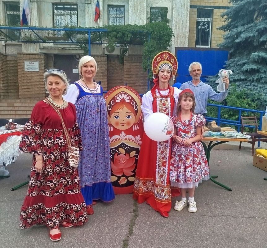 Празднование Дня России в Торезе: Культурные Традиции и Объединение Сообщества Празднование Дня России в Торезе: Культурные Традиции и Объединение Сообщества