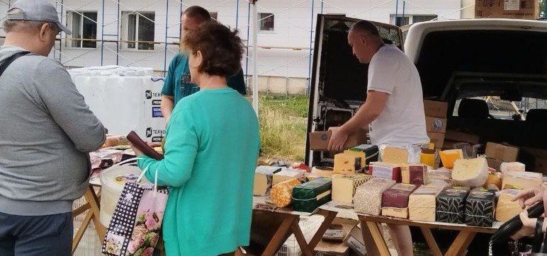В Ждановке прошла ярмарка. 18 июня в мероприятии традиционно поучаствовали товаропроизводители и предприниматели из разных городов ДНР В Ждановке прошла ярмарка. 18 июня в мероприятии традиционно поучаствовали товаропроизводители и предприниматели из разных городов ДНР