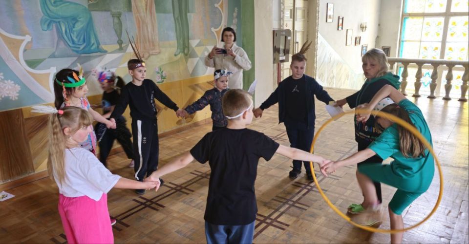 Молодёжный отдел МБУ "МИРОНОВСКИЙ ПОСЕЛКОВЫЙ ДК" провёл квест-игру "Поиск клада" для детей пришкольного лагеря «Дружба» Молодёжный отдел МБУ "МИРОНОВСКИЙ ПОСЕЛКОВЫЙ ДК" провёл квест-игру "Поиск клада" для детей пришкольного лагеря «Дружба»