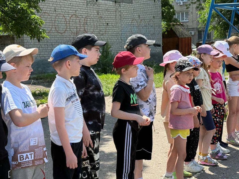 По партийному проекту «Выбирай своё» в пришкольном лагере прошла увлекательная туристическая викторина «Что ты знаешь о туризме» По партийному проекту «Выбирай своё» в пришкольном лагере прошла увлекательная туристическая викторина «Что ты знаешь о туризме»