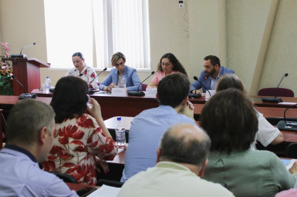 В Донецком национальном университете экономики и торговли имени Михаила Туган-Барановского обсудили специфику преподавания «Основ российской государственности» (ОРГ) в вузах Донецкой Народной Республики В Донецком национальном университете экономики и торговли имени Михаила Туган-Барановского обсудили специфику преподавания «Основ российской государственности» (ОРГ) в вузах Донецкой Народной Республики