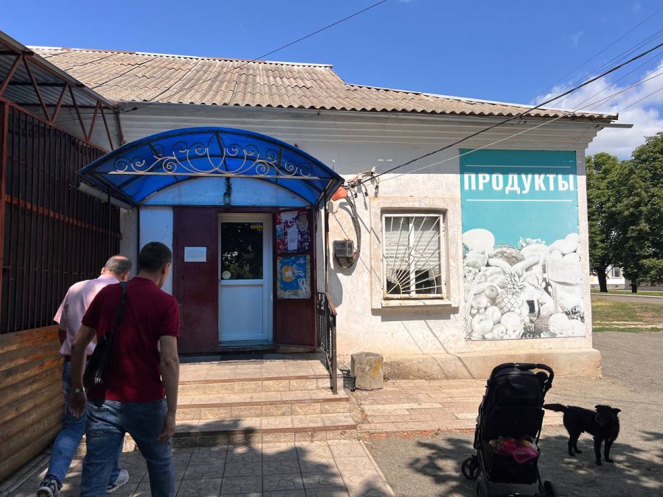 При поддержке Фонда Президентских Грантов представителями «Народного контроля» совместно с председателем Волновахского муниципального совета, депутатом от фракции «Единая Россия» Арсоевым Т.П При поддержке Фонда Президентских Грантов представителями «Народного контроля» совместно с председателем Волновахского муниципального совета, депутатом от фракции «Единая Россия» Арсоевым Т.П