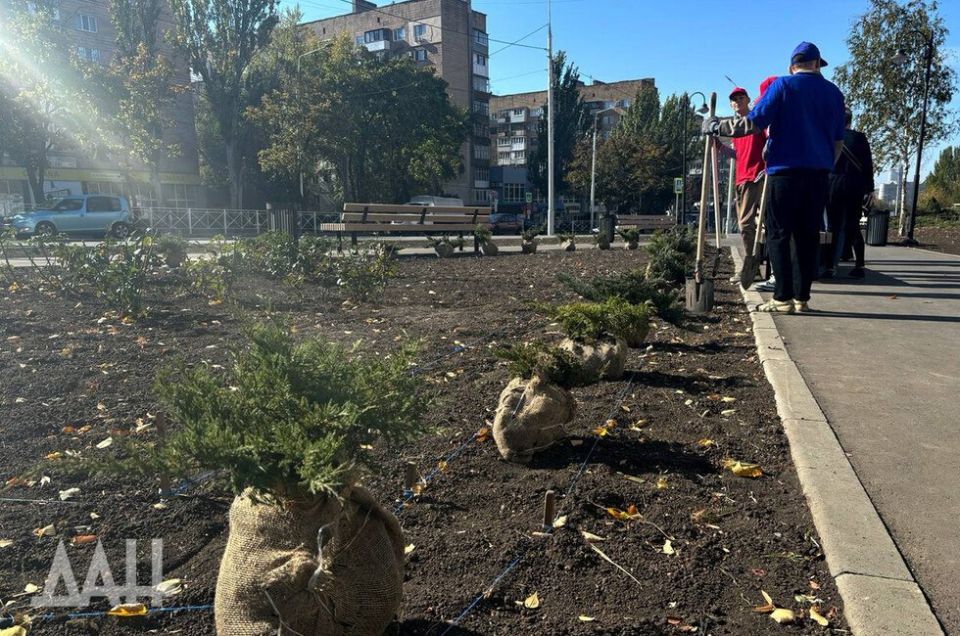 В честь Дня России делегация от Курской области посетила ДНР В честь Дня России делегация от Курской области посетила ДНР