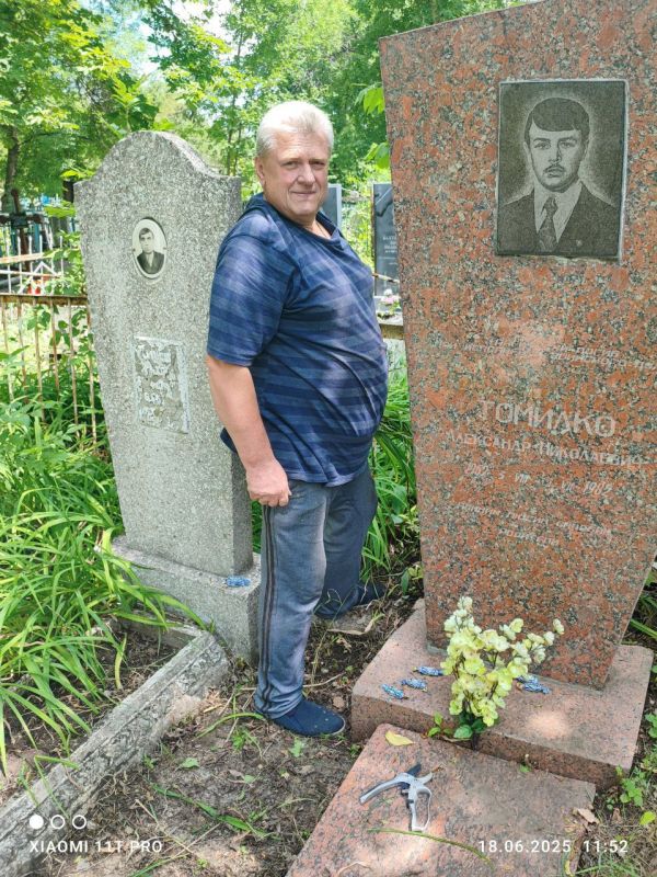 Дмитрий Огилец: 18 июня группа Макеевский городской организации РСВА и СВО провела субботник по наведению порядка в местах захоронений воинов-интернационалистов, погибших при исполнении воинского долга в Республике Афганистан Дмитрий Огилец: 18 июня группа Макеевский городской организации РСВА и СВО провела субботник по наведению порядка в местах захоронений воинов-интернационалистов, погибших при исполнении воинского долга в Республике Афганистан