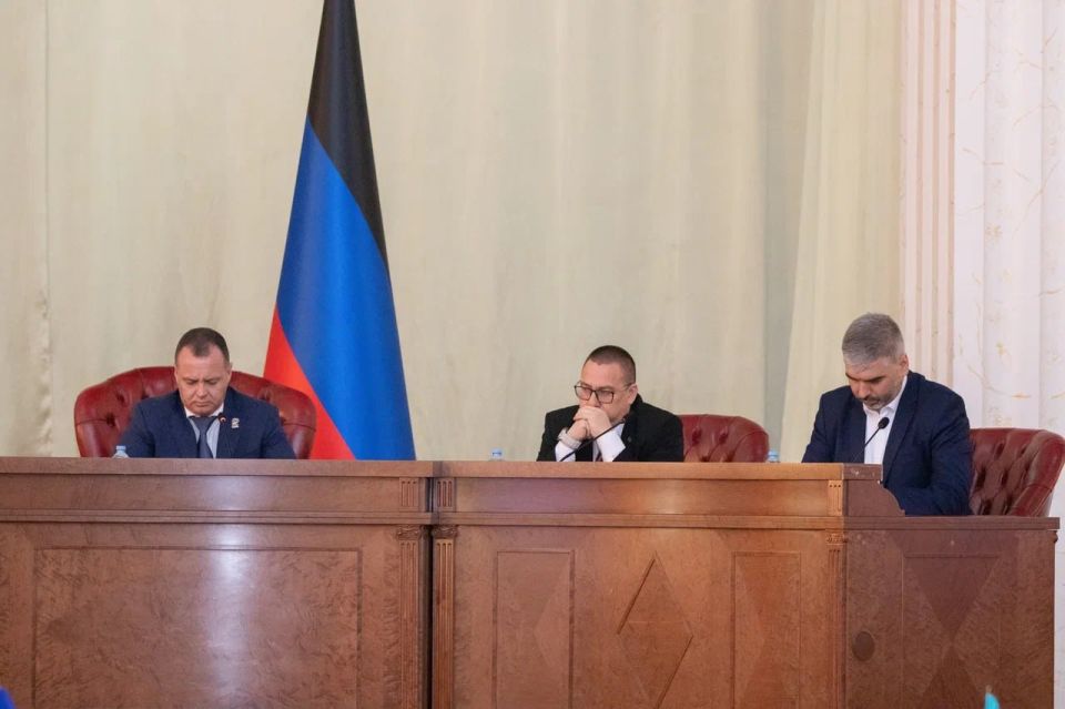 Александр Подгорный: Состоялось 65-е пленарное заседание Народного Совета Донецкой Народной Республики I созыва Александр Подгорный: Состоялось 65-е пленарное заседание Народного Совета Донецкой Народной Республики I созыва