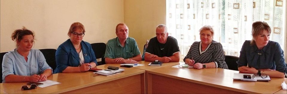 Наталья Бегуненко: Сегодня, 18 июня, руководитель Управы Петровского внутригородского района Администрации городского округа Донецк Бегуненко Наталья провела еженедельное аппаратное совещание Наталья Бегуненко: Сегодня, 18 июня, руководитель Управы Петровского внутригородского района Администрации городского округа Донецк Бегуненко Наталья провела еженедельное аппаратное совещание